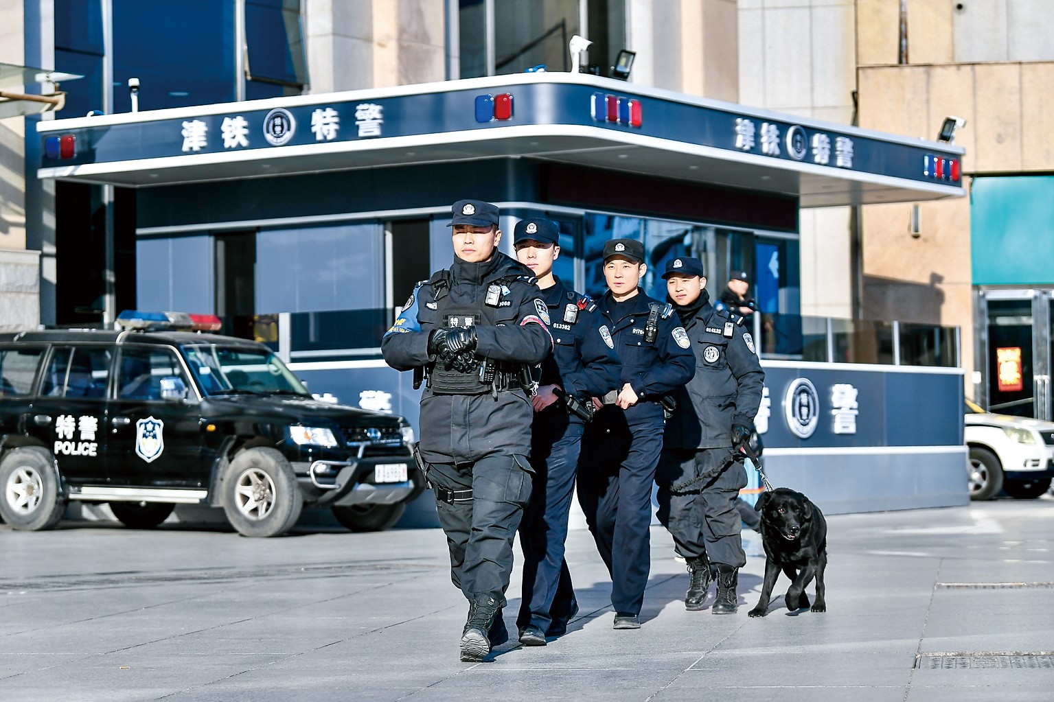 天津站特警驻站岗亭投入使用